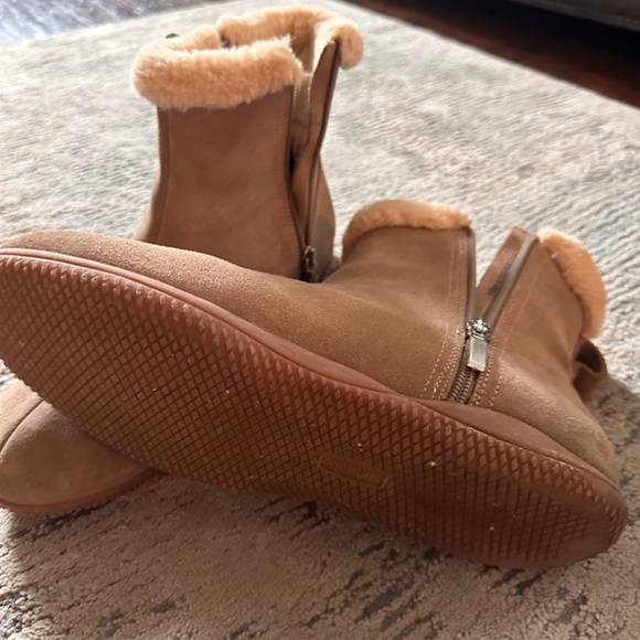 Naturalizer Suede Booties w/ Fur lining - Picture 5 of 5